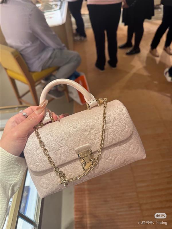 2026124151335708 270